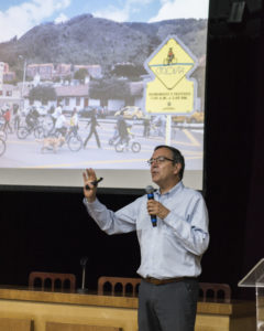 Gil Peñalosa gave a preview to his keynote address at a public event held the evening before MOBILIZE.